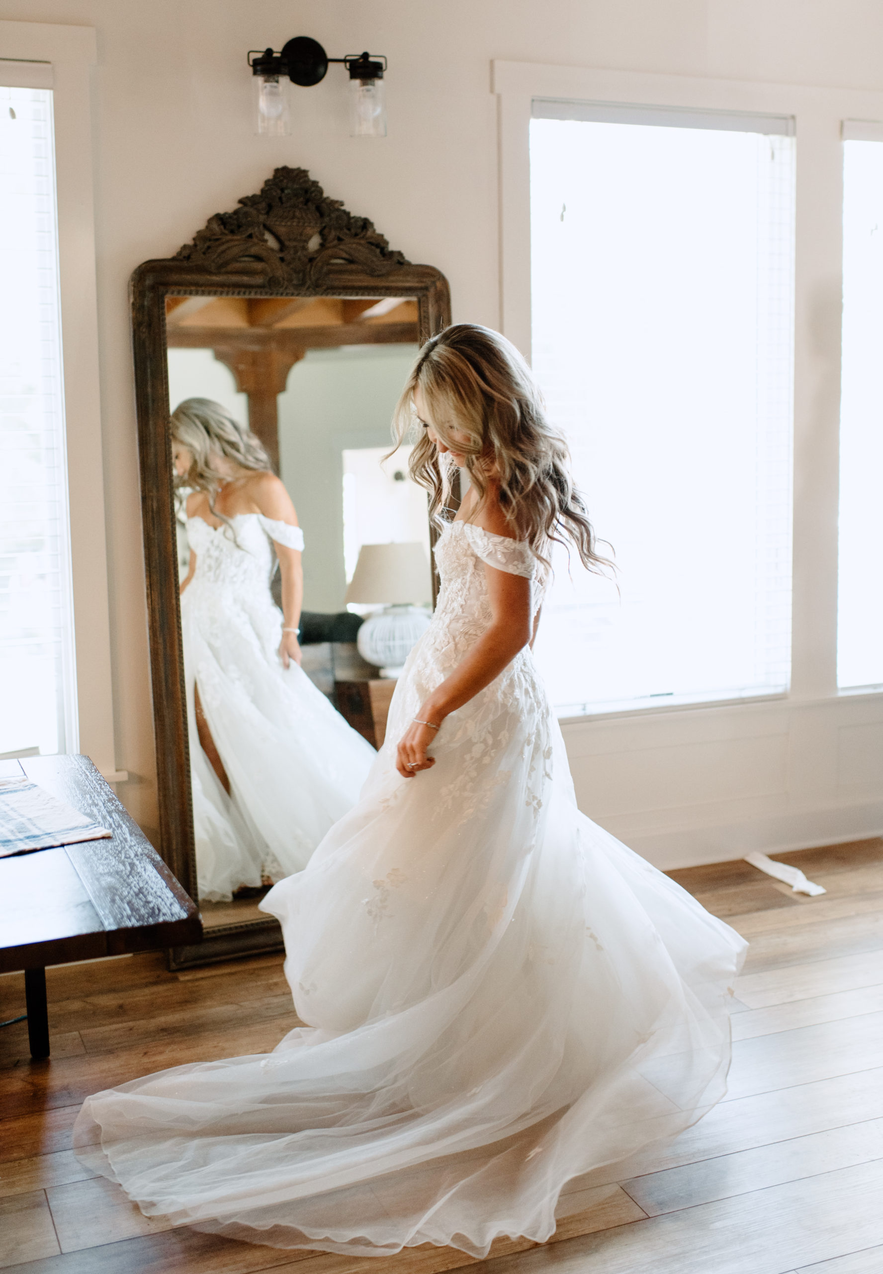 The bride in the bridal suite at the Lake Arrowhead wedding venue